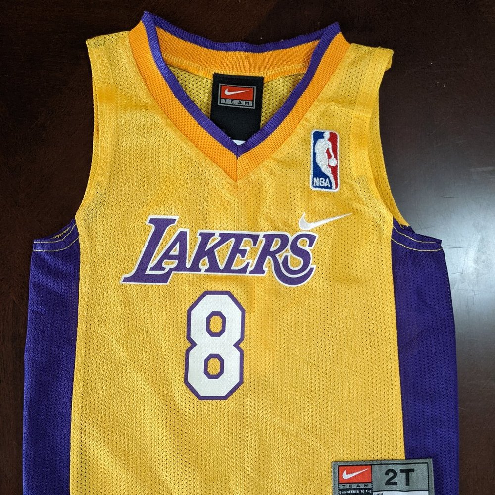 Vintage LA Lakers Kobe Bryant #8 Nike Team Gold NBA Jersey Size 2T Toddler NWOT